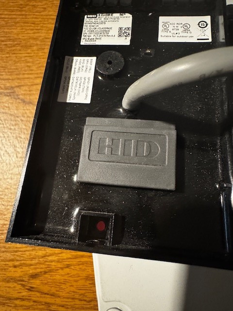 Sure-Fi Portable Power Enclosure, Adapter, HID iClass SE R40 With OSDP
