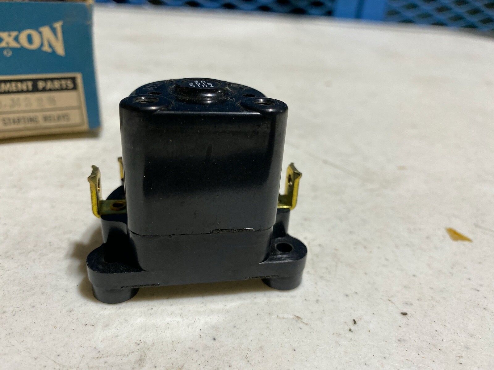 One (1) KLIXON Motor Starting Relay C9120-M328, NOS in box