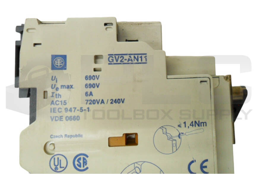 TELEMECANIQUE GV2-P05 CIRCUIT BREAKER 0.63-1A W/ GV2-AN11 CONTACT BLOCK
