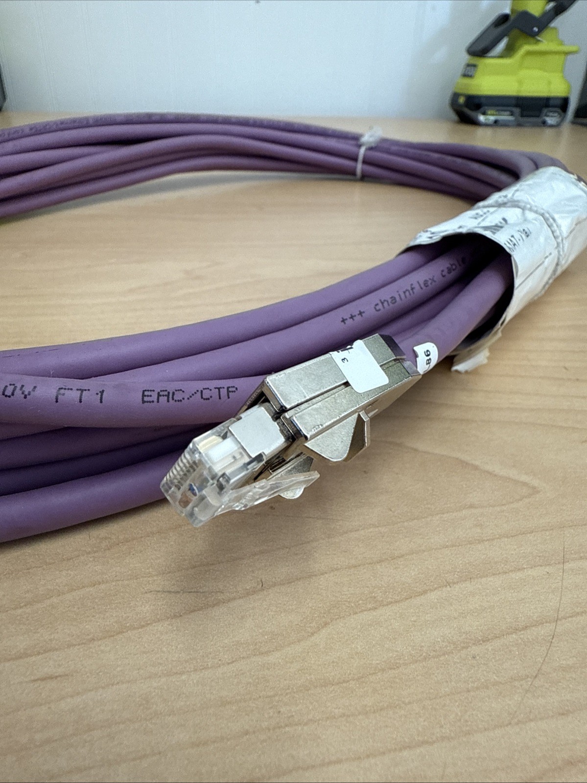 NEW! IGUS CFBUS.PVC.045 Chainflex Ethernet CAT5e Cable – 10m – E363067