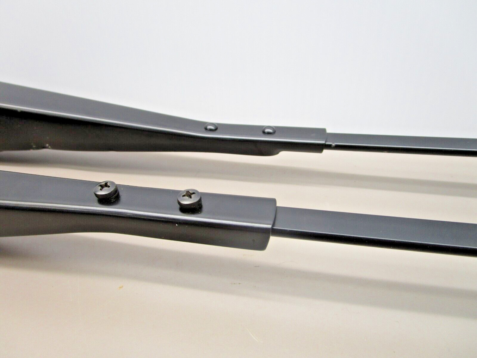 Bosch 3-398-100-098 Pantograph Wiper Arm 28″ Dual Leg Straight 7/16″ Mount 730mm