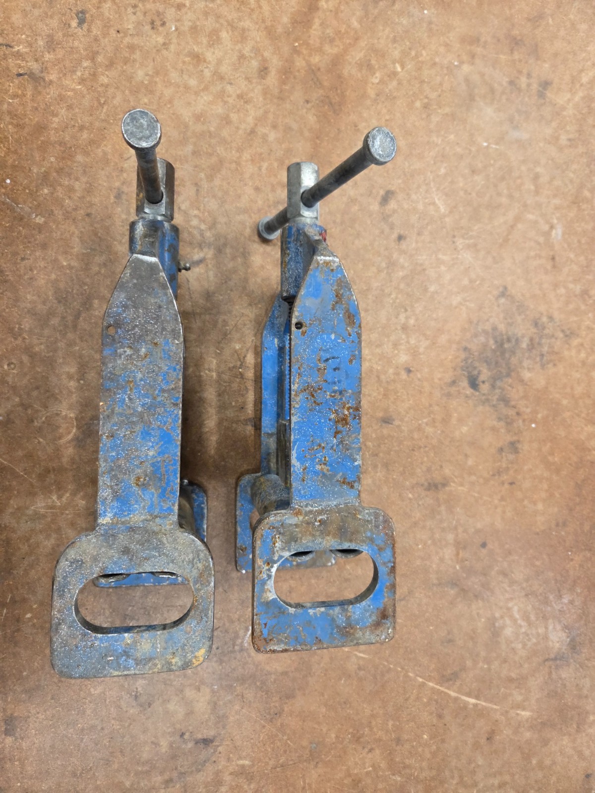 MUSTANG DBS-20C POLYETHYLENE PIPE ZQUEEZE TOOL 1-1/4” & 2”IPS Used missing lower