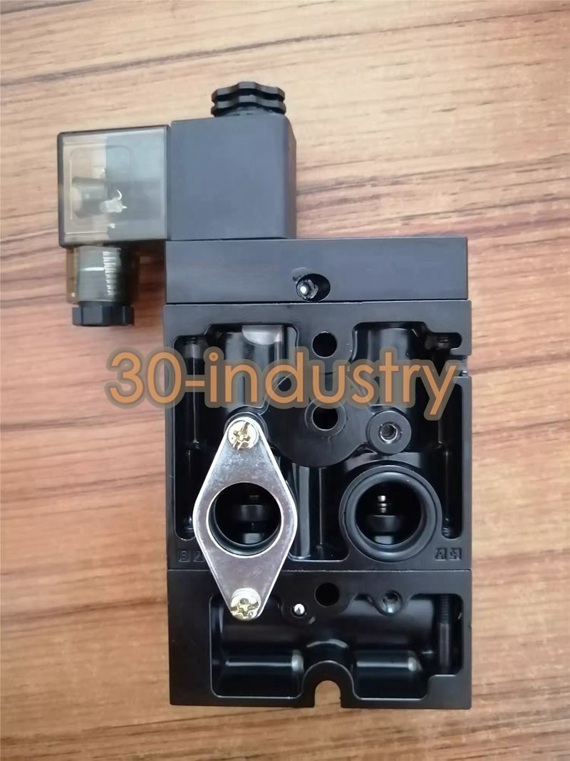 1Pcs New For HNP424S-1B AC110V Knife cylinder solenoid valve