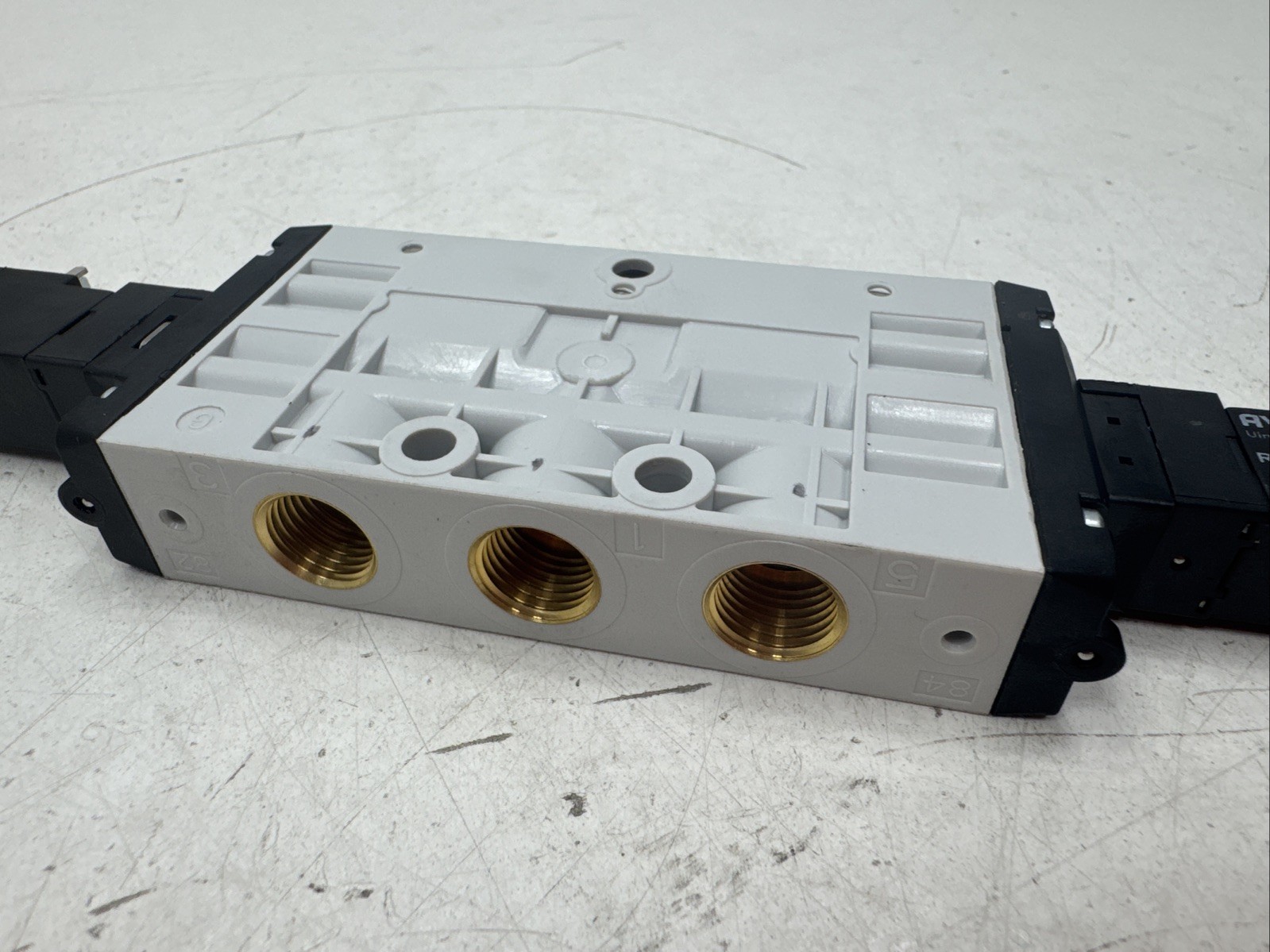 Emerson-Aventics 0820058601 Positively Overlapping 5/2-Directional Spool Valve