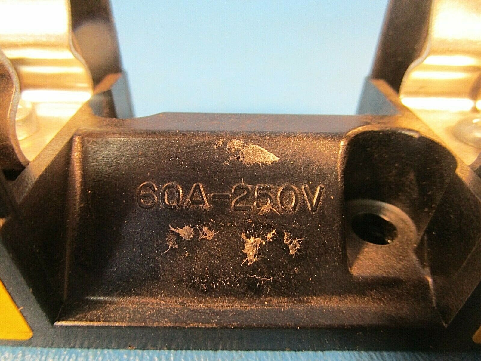 Buss R25060- 1 Cor, One Pole Fuse Block Holder, 250 Volts, 60 Amps