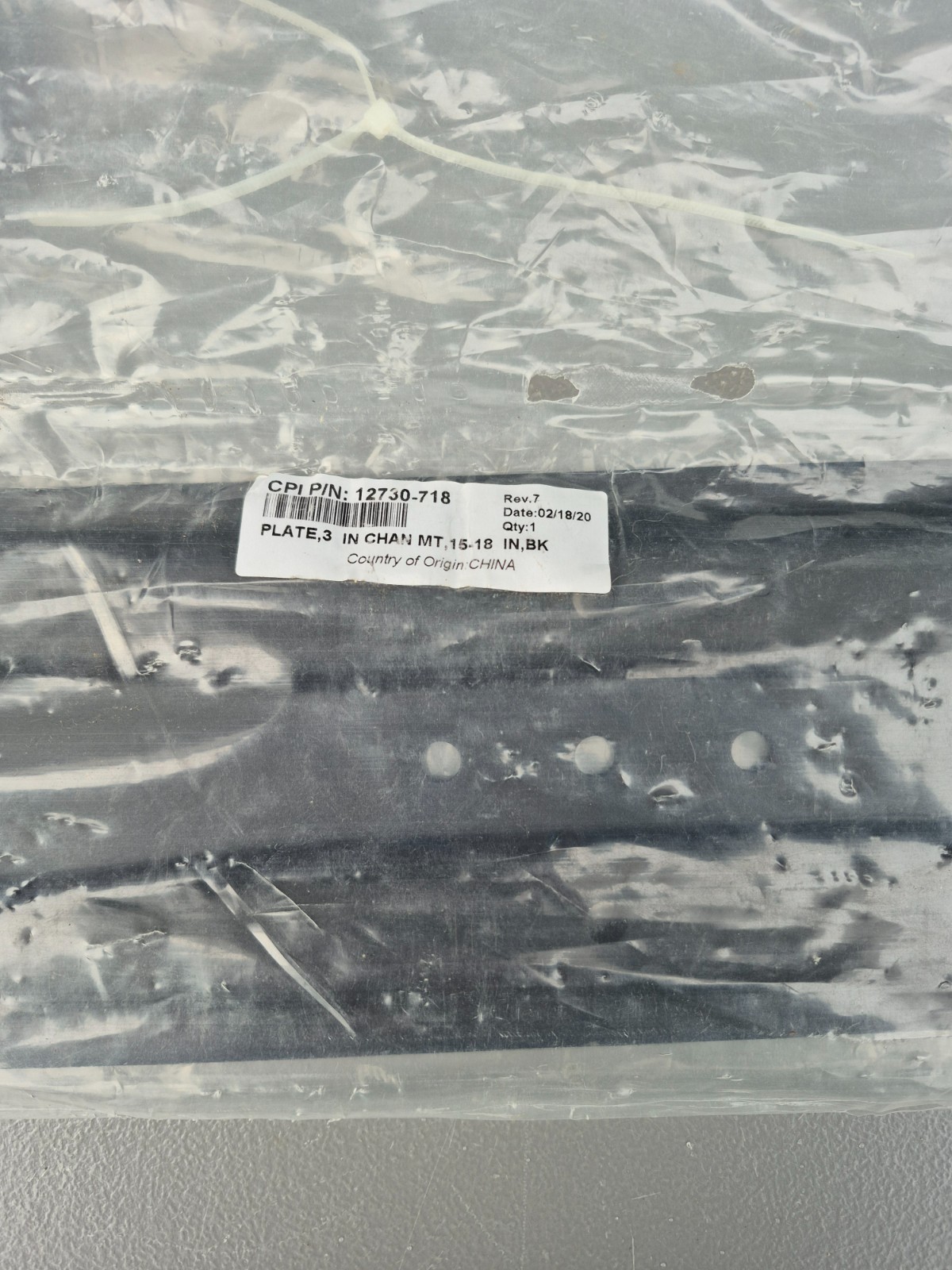Chatsworth 12730-718 3″ Channel Rack-To-Runway Mounting Plate w/ Bracket NEW