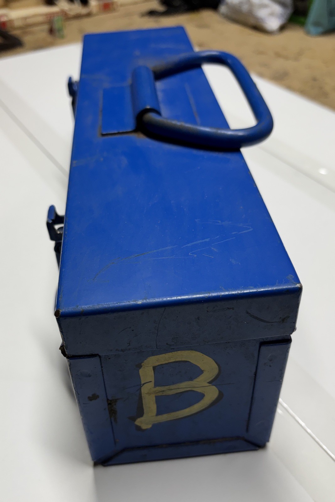 Mr. Shims Blue Size “B” Shim Metal Container Box with Latches and Handle