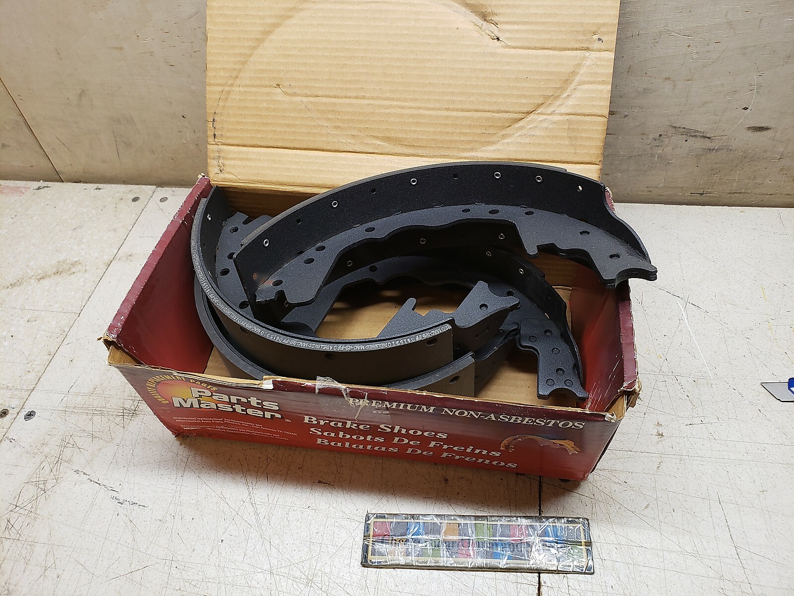 Qty-4 NOS Ford F250 Brake Shoes Bendix 2530010358451 1973-2002 FR-358 459276C91