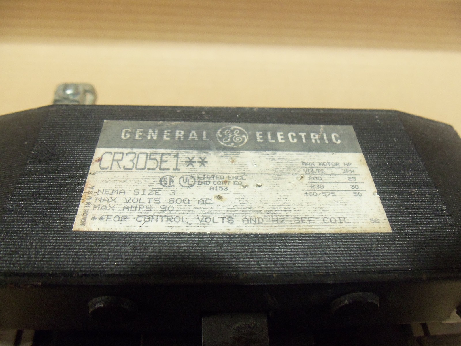 General Electric CR305E1** Contactor Size 3 600C 90A 240V Coil