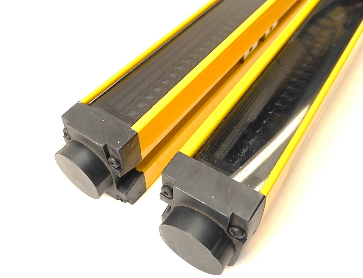 Sick C4000 Light Curtain Set C40S-0901AA300 Emitter & C40S-0901AG300 Receiver