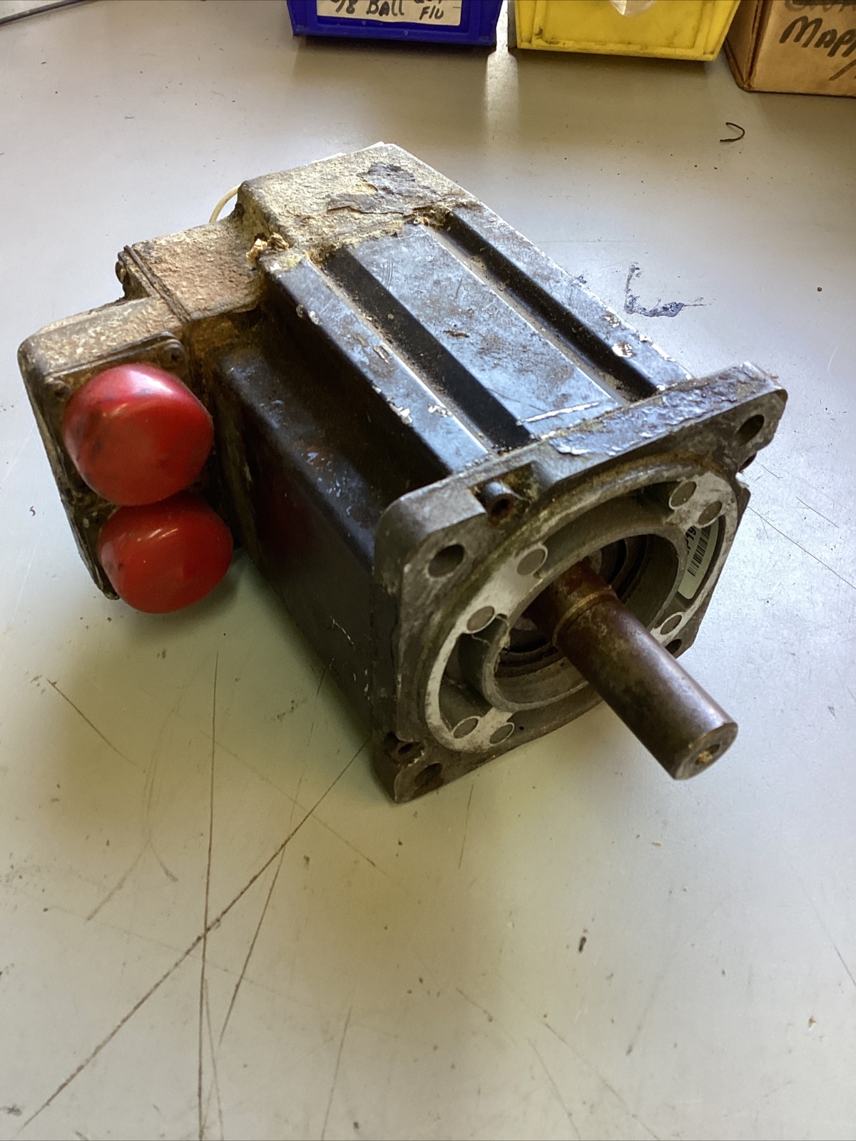 Allen Bradley MPL-A310F-HK22AA Servo Motor 7031-01-4302 Parts only.