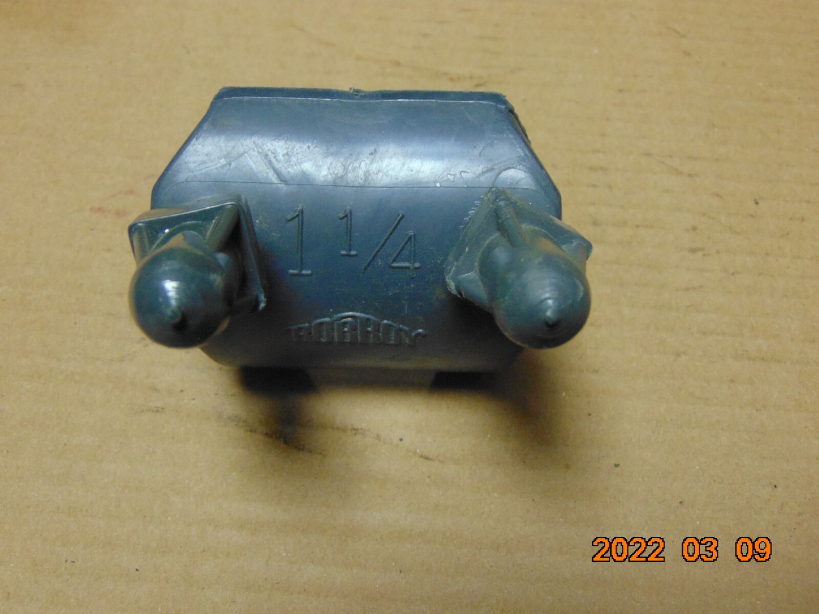 NEW ROBROY 1-1/4″ PVC COATED BEAM CLAMP – FREE SHIPPING