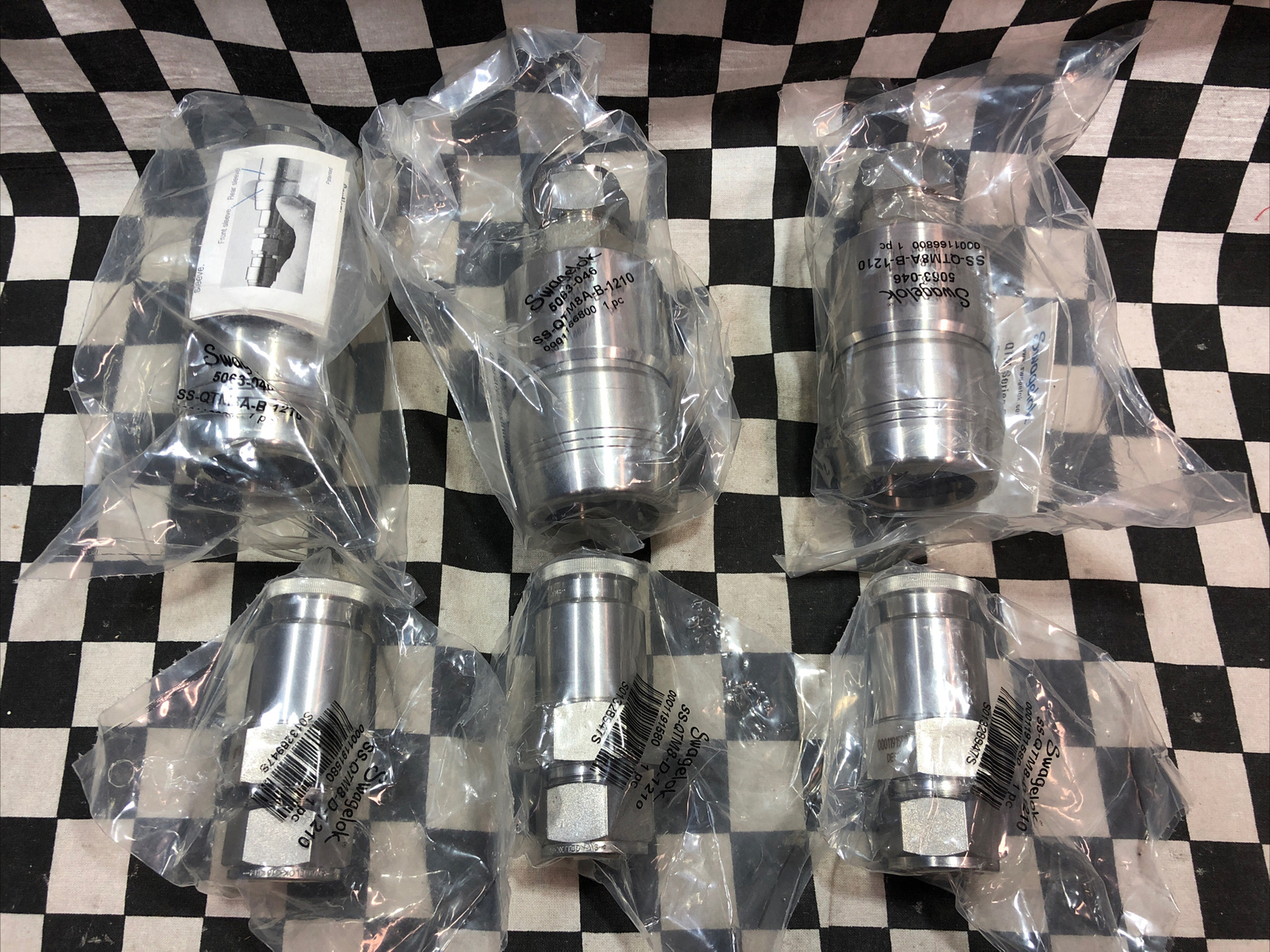 Swagelok Quick Connect Body 3/4″, SS-QTM8A-B-1210 & SS-QTM8-D-1210 LOT OF 3 SETS