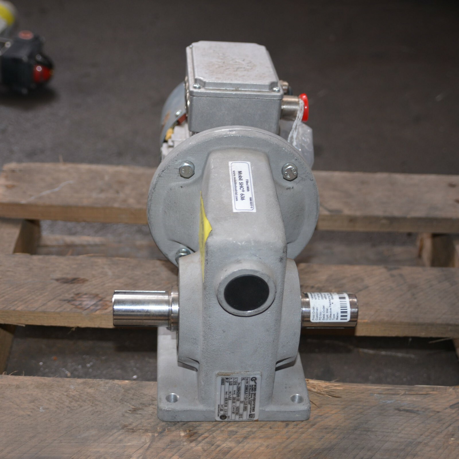 Nord Drivesystems SK 2SM63LX-71S/4 CUS BRE5 200:1 Motor 0.33HP 32mm shaft