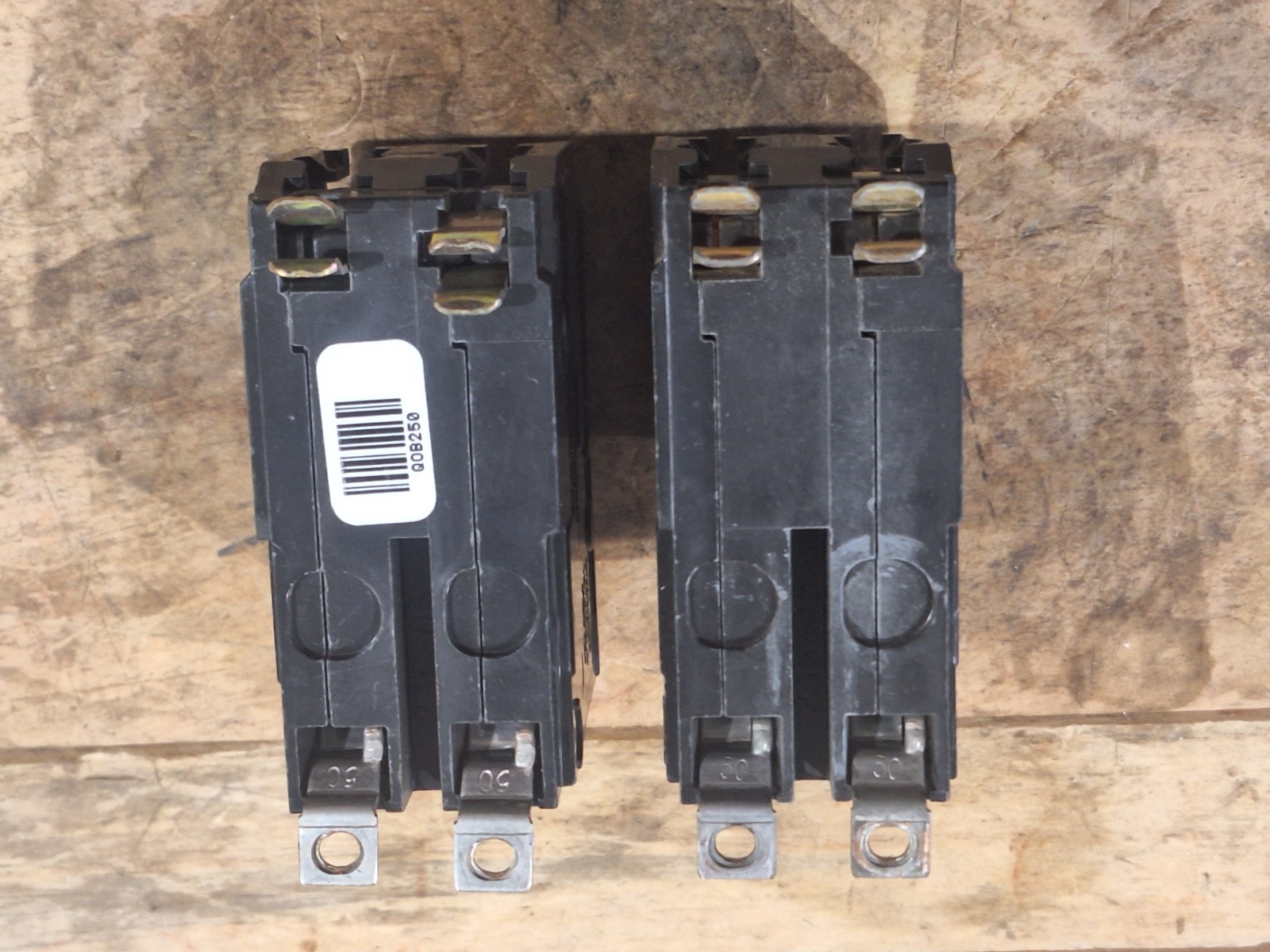 SQUARE D QOB250 CIRCUIT BREAKER 50A 2P 240V USED CONTINUITY TESTED – LOT OF 2