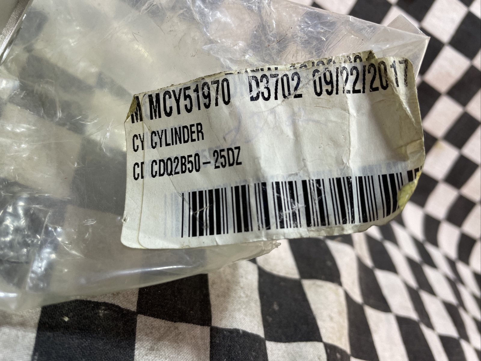 SMC CDQ2B50-25DZ, CDQ2B5025DZ, CQ2-Z COMPACT CYLINDER, SHIPSAMEDAY#1623V21