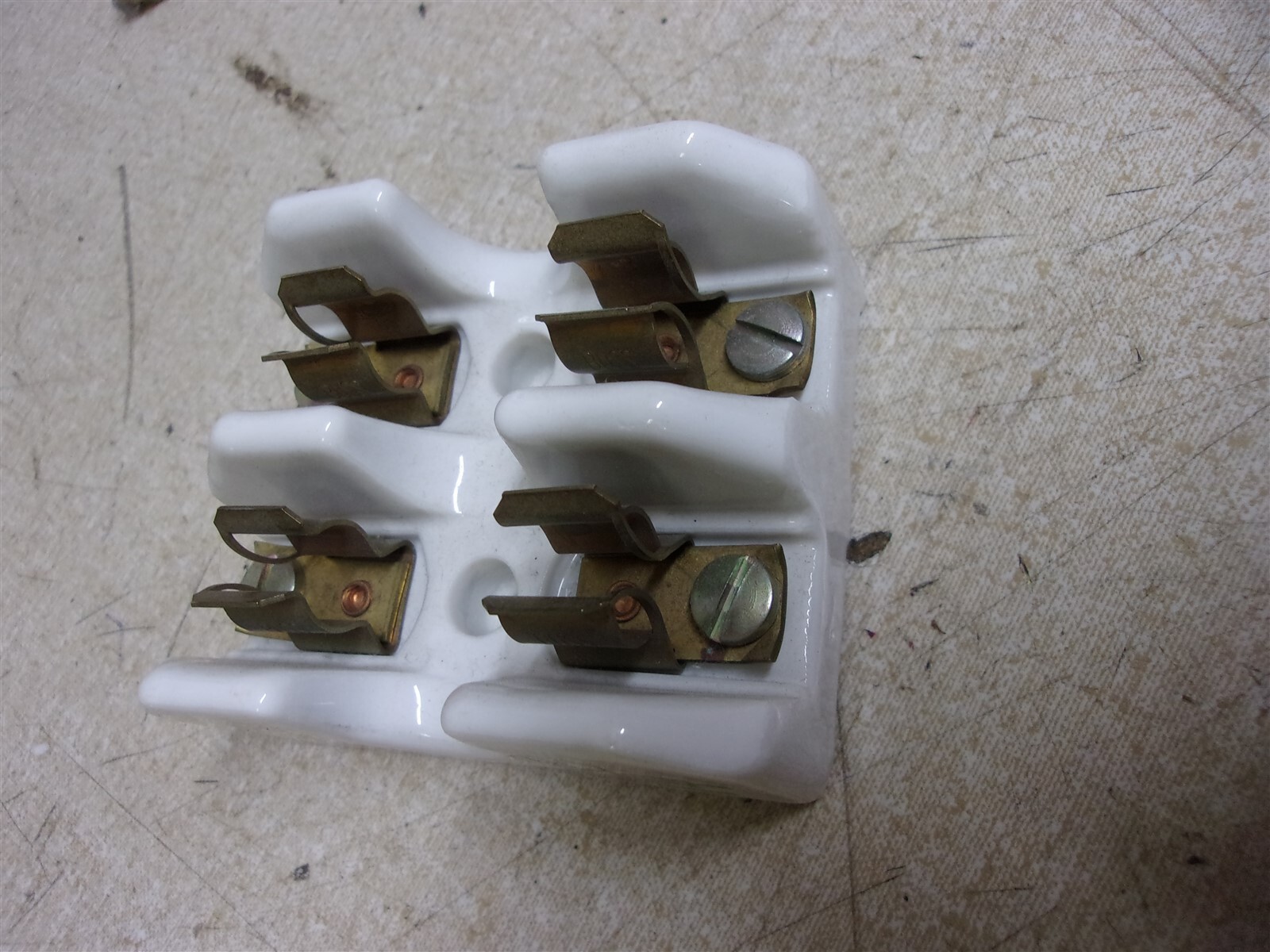 NEW Buss 2604 30A 250V 2-Pole Ceramic Fuseholder *FREE SHIPPING*