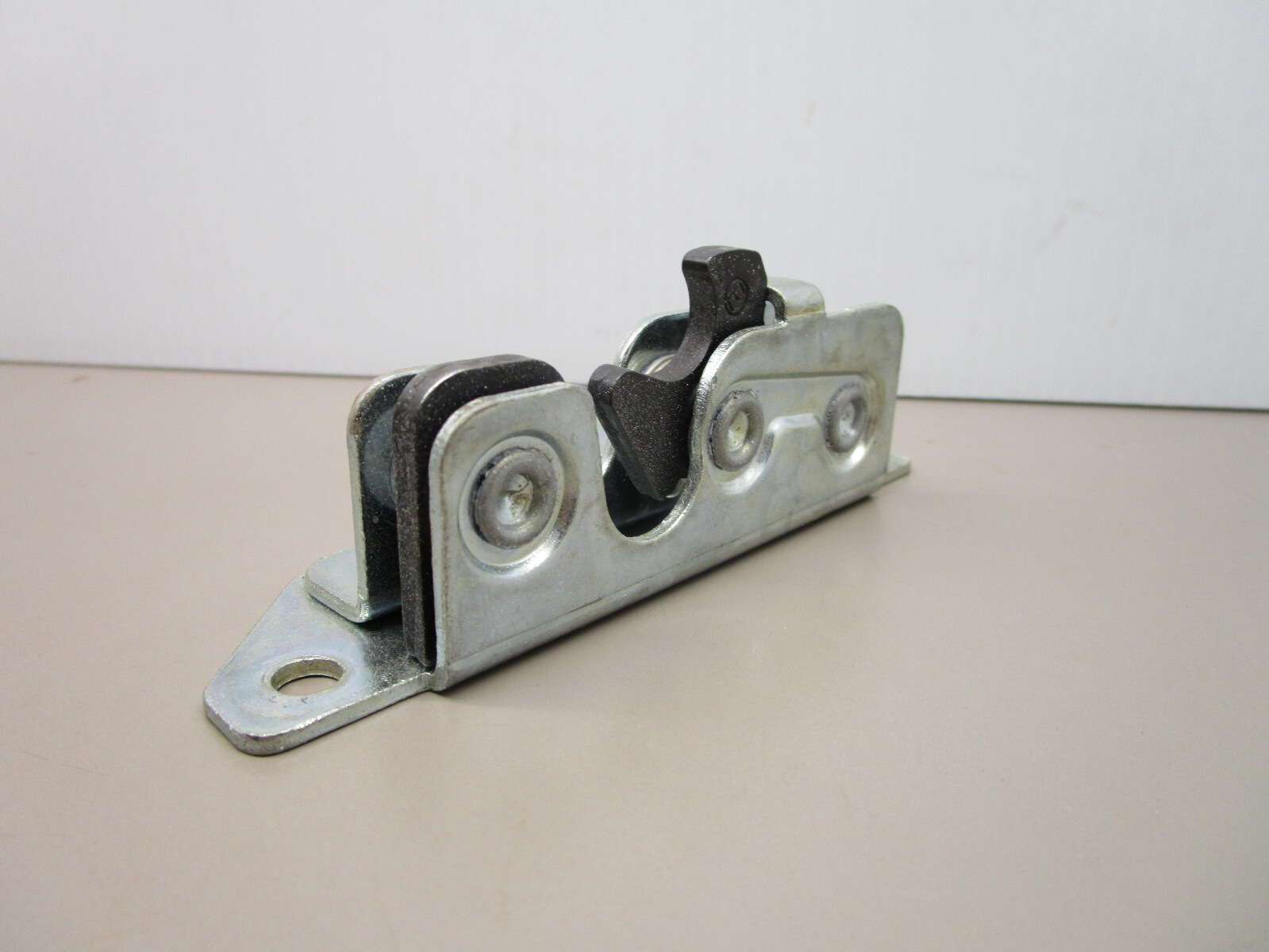 NewFlyer Engine Access Cover Latch Set Left and Right Fits Invero Model