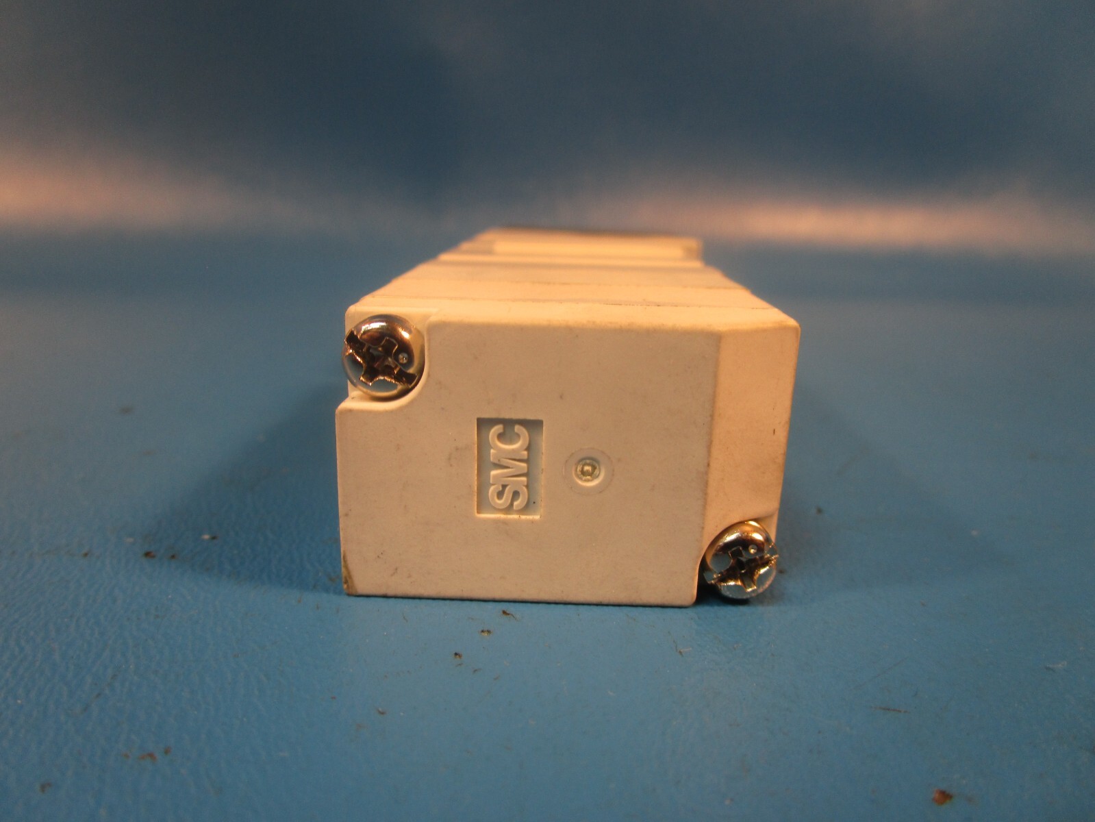 SMC VQ4400-5, Solenoid Valve, 5 Port, 4 Way