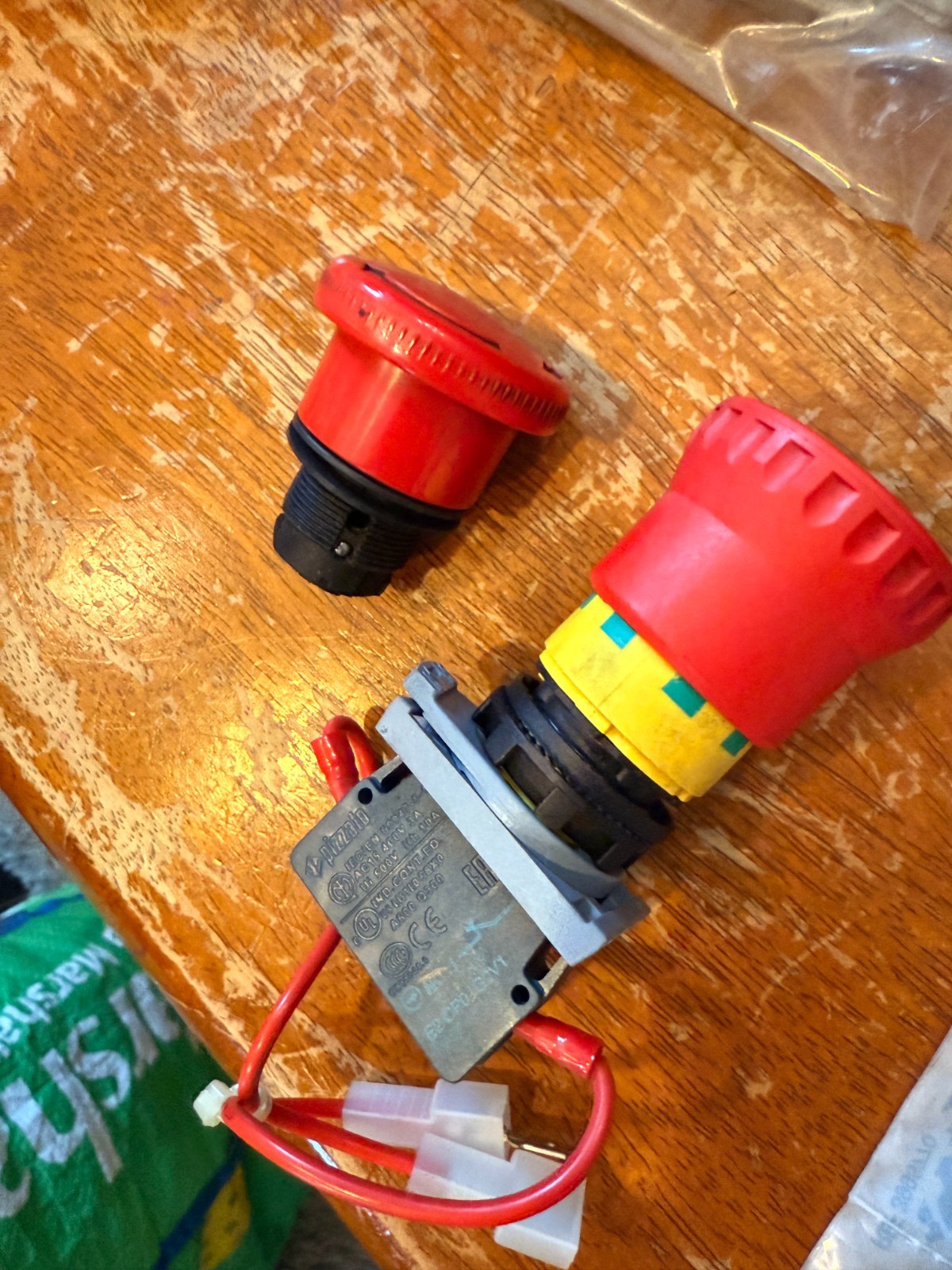 NICE LOT PIZZATO EMERGENCY Stop Button Twist Red # E2CP01G2V1