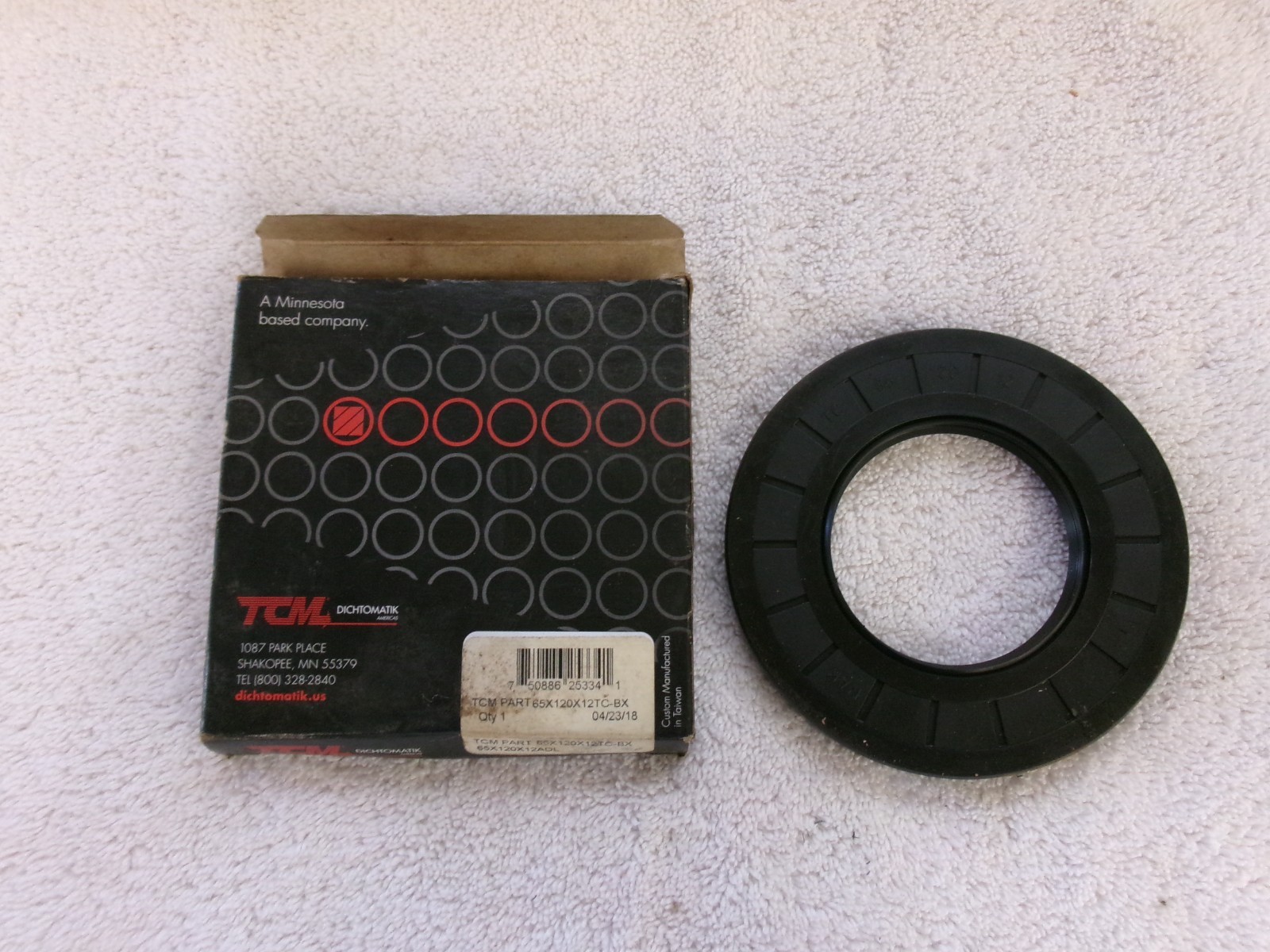NIB TCM Oil Seal 65X120X12TC-BX