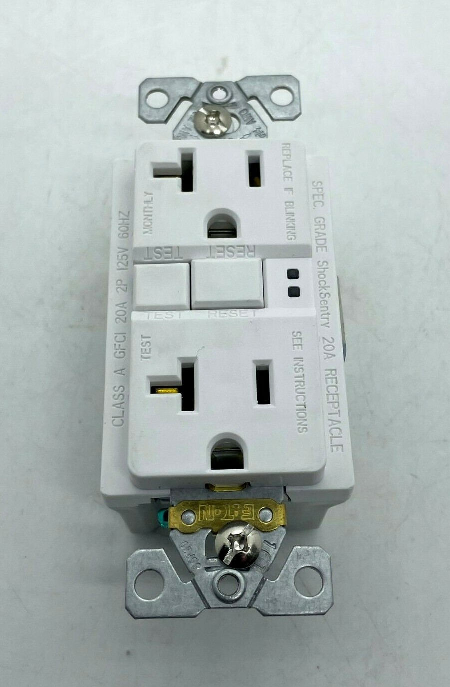 EATON GFCI SELF TEST RECEPTABLE PLUG W COVER 2 POLE 3 WIRE GROUNDING 20A 125V c