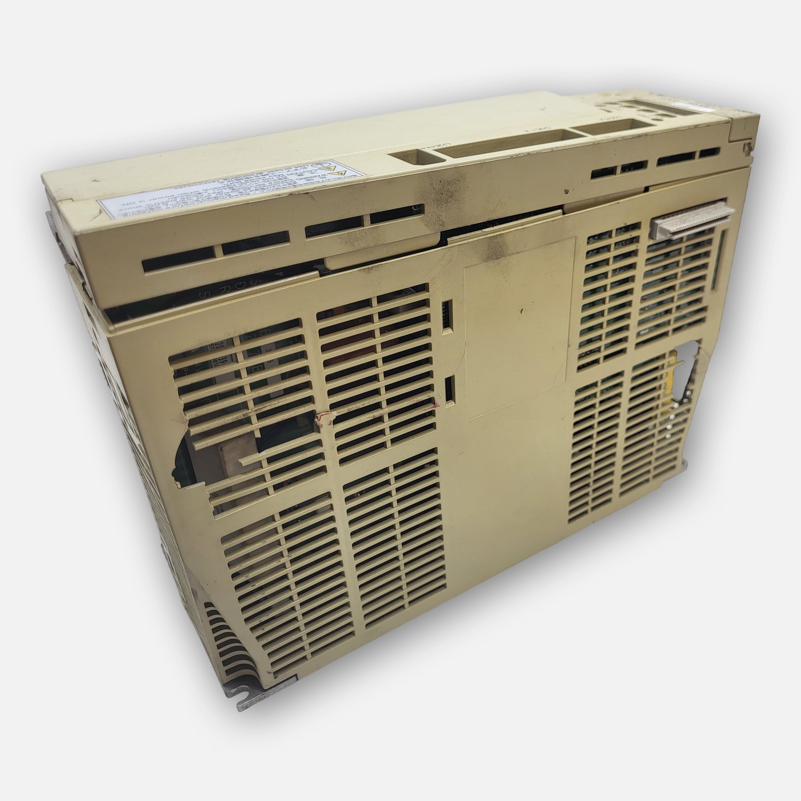 YASKAWA SGDH-30AE SERVOPACK 200-230VAC 3PH 50/60HZ 17.0A *READ*