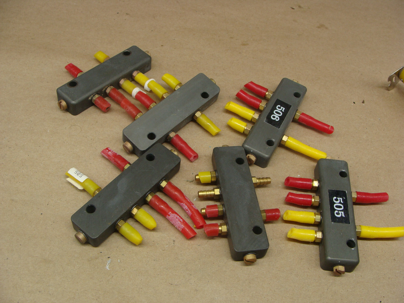 4 PORT MANIFOLD — LOT OF 6