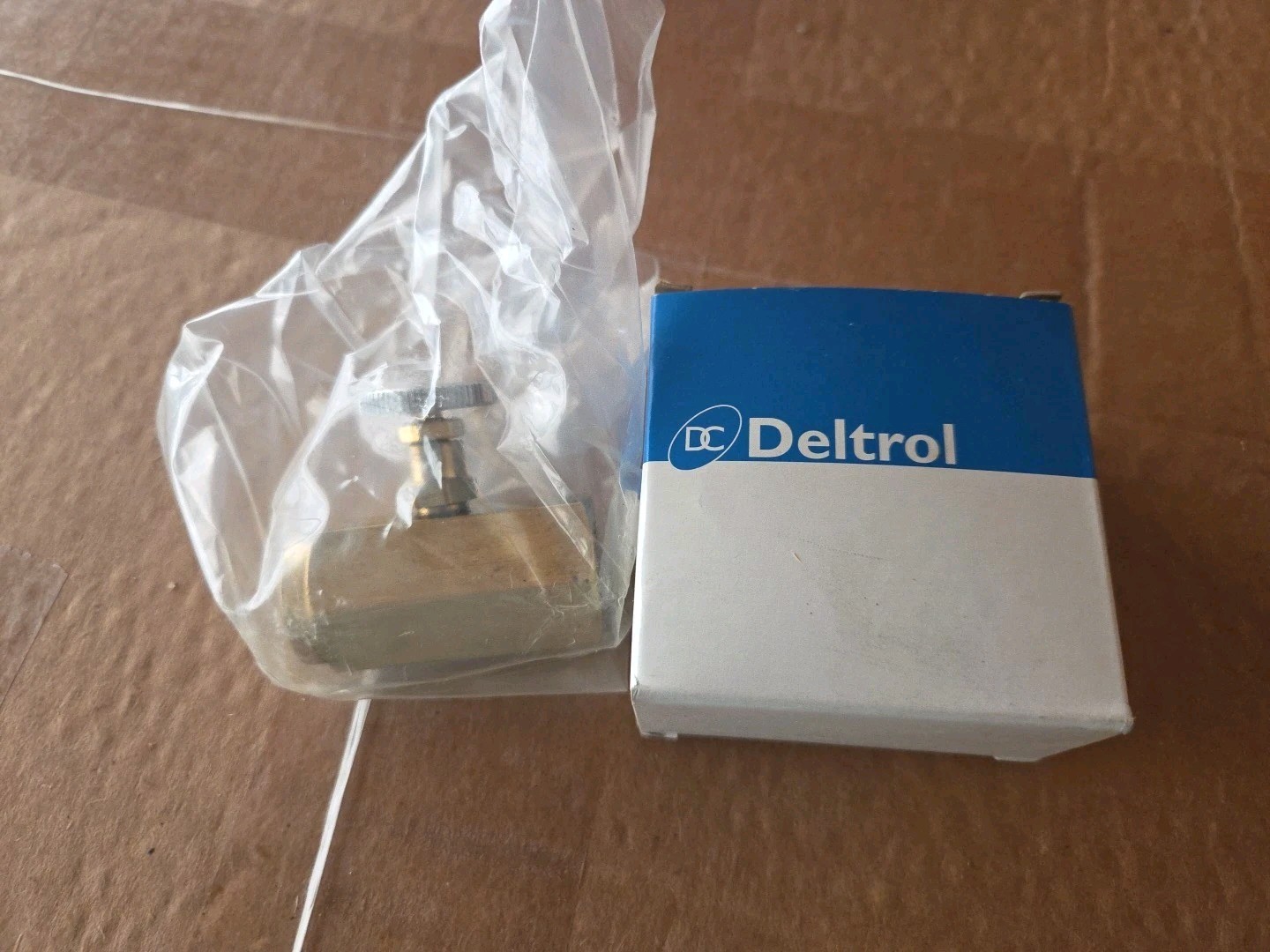 Deltrol 10000-88 Flow Control Valve Brass N25BK NEW