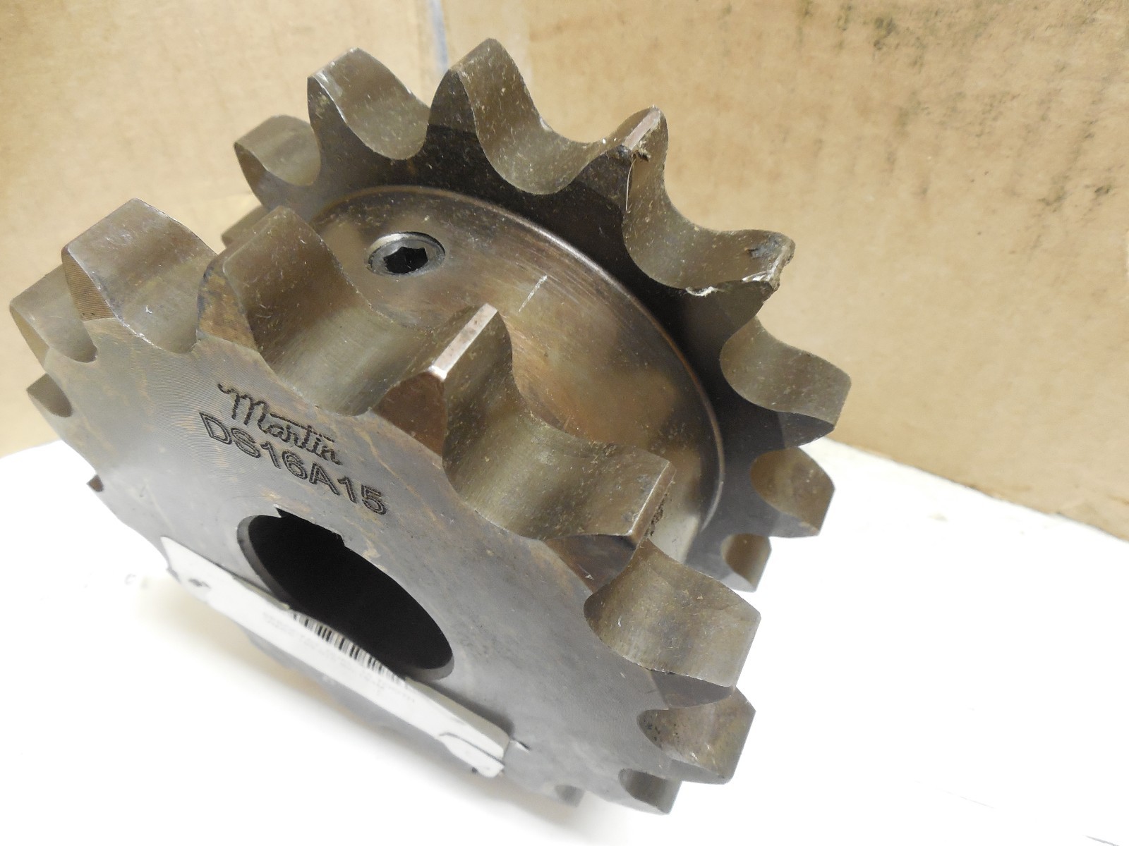 MARTIN SPROCKET DS16A15 DOUBLE SINGLE 1-9/16″ BORE 15/32″ KEYWAY 15 TEETH