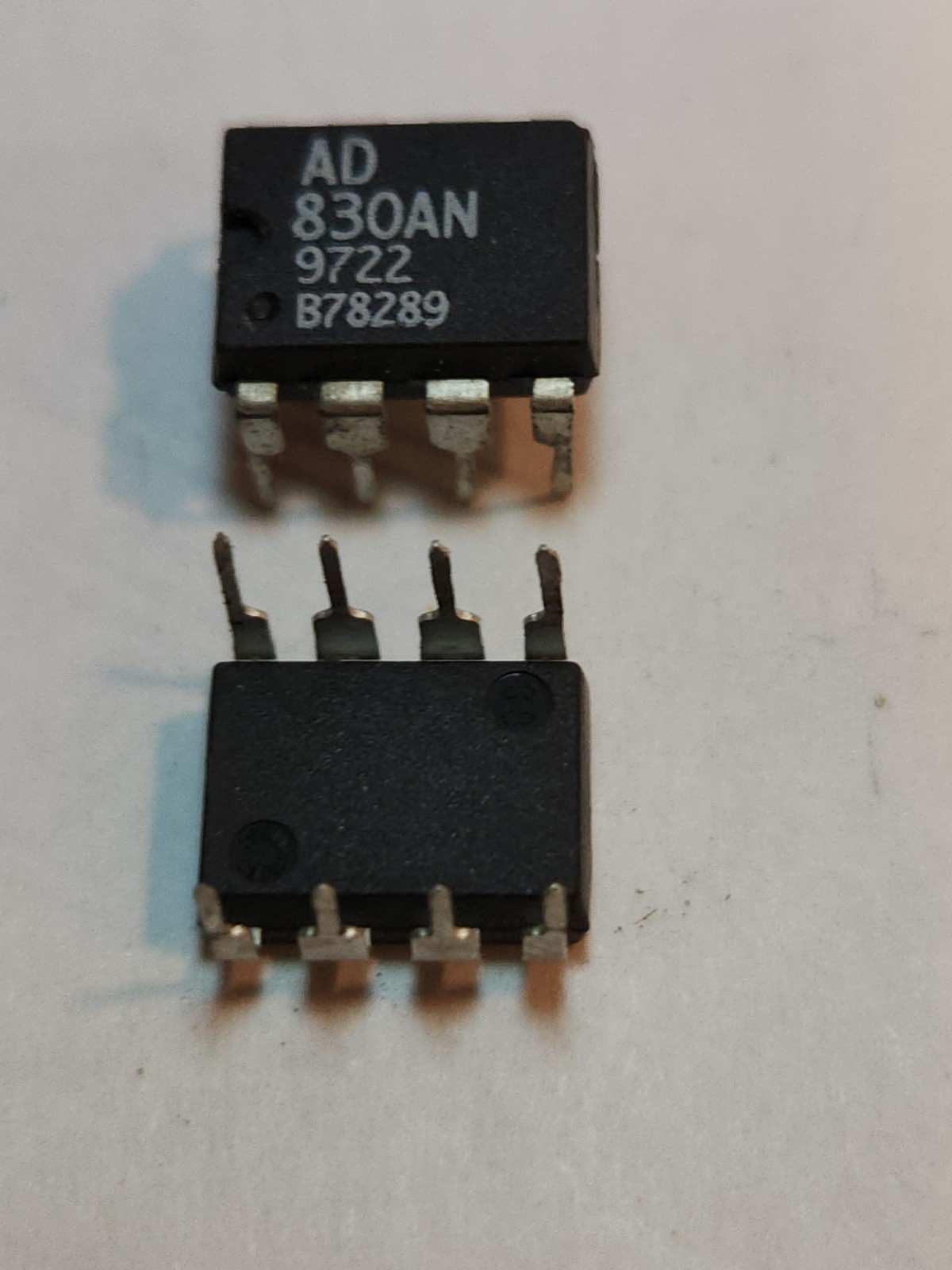 Lot of 8 Analog Devices AD830AN High-Speed Video Difference Amp DIP-8 Vintage
