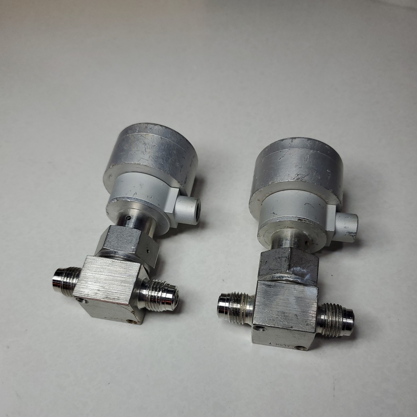 Swagelok SS-4BK-VCR-1C Bellows Sealed Pneumatic Valves 1/4 in VCR Lot of 2 Used