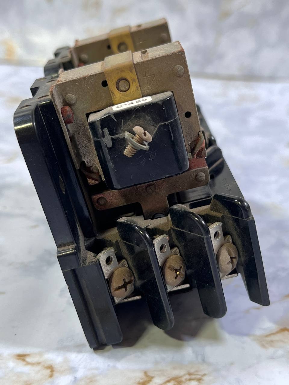 Furnas Electric Co. Amp Reversing Contactor – 44EA104516F