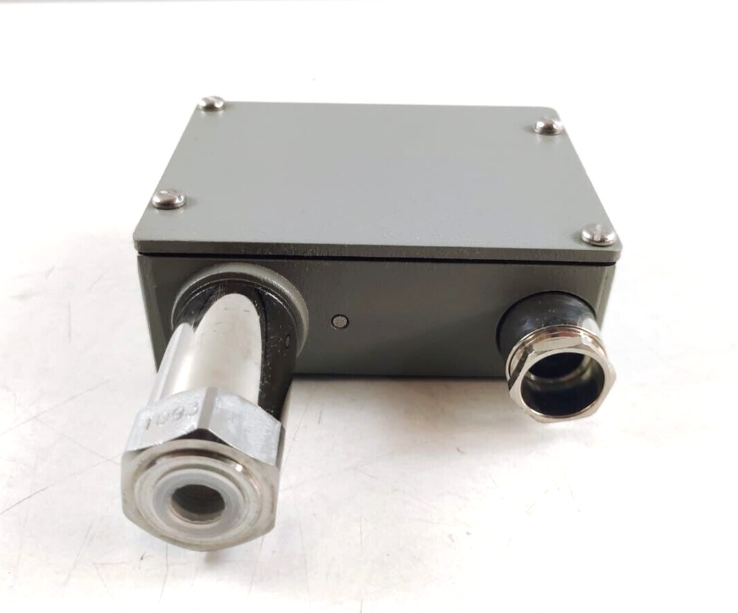 Trafag 8202 Pressure Transmitter Range: 0…2.5 bar, Max. Range: 6 bar, 10…36 Vdc