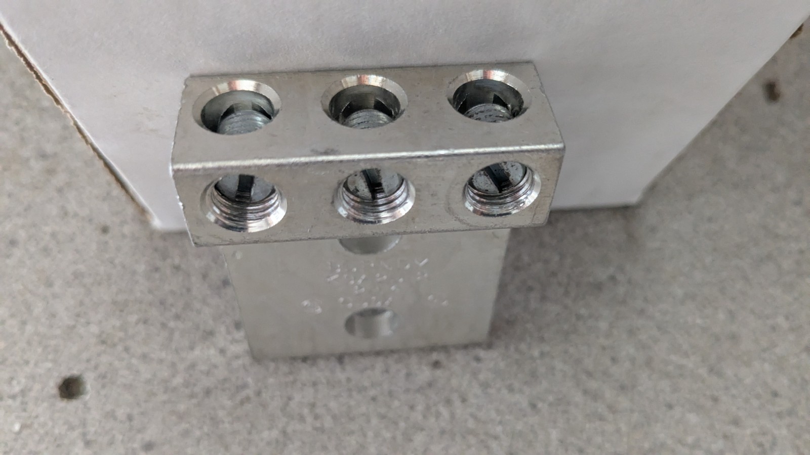 Burndy K3A2U-2 2-14 CU9AL NEW. 1 Each. 12 Available