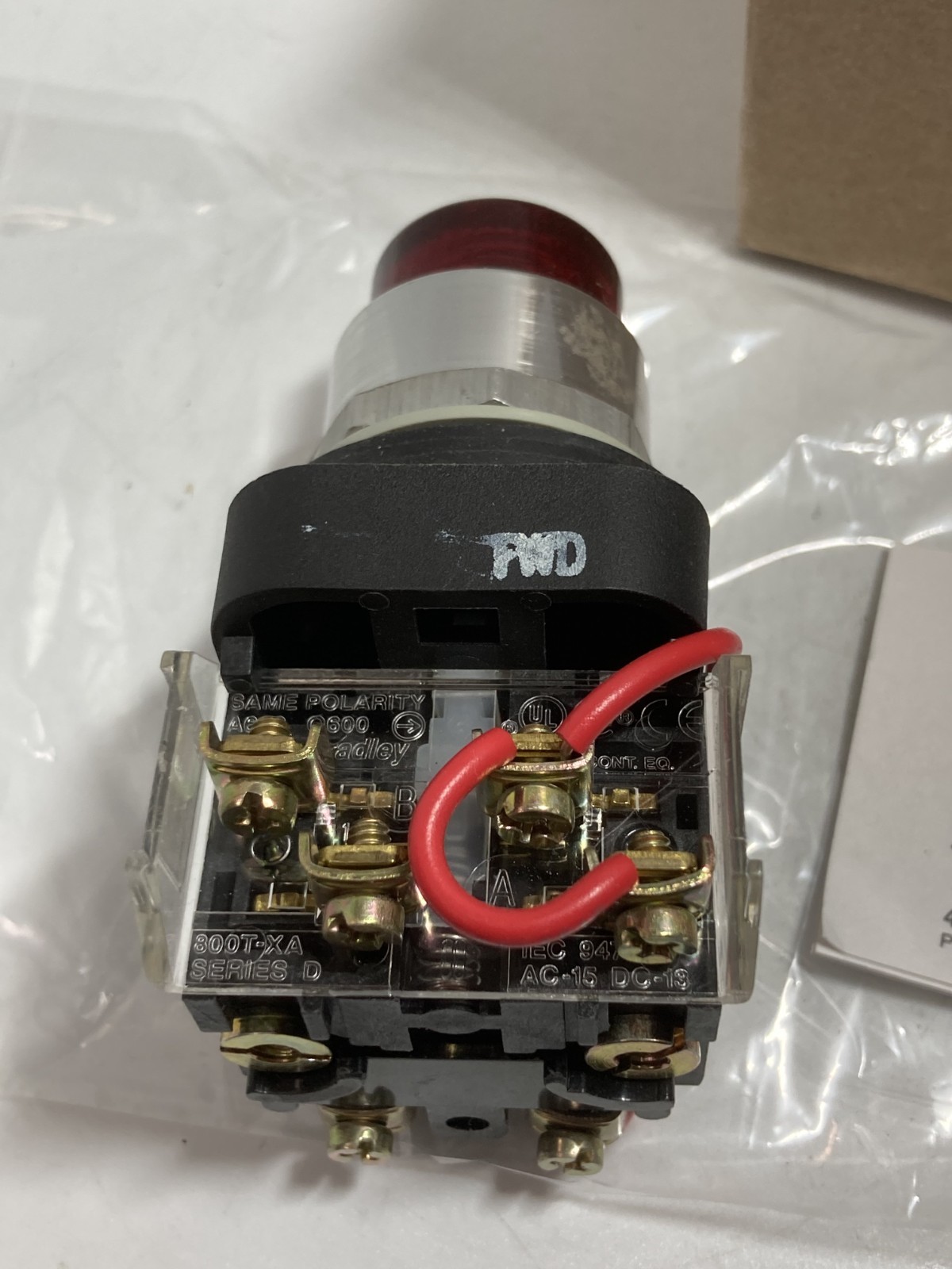 ALLEN BRADLEY 800T-PT16R PUSH TO TEST 120V XFMR RED 1NO/1NC SERIES T NIB