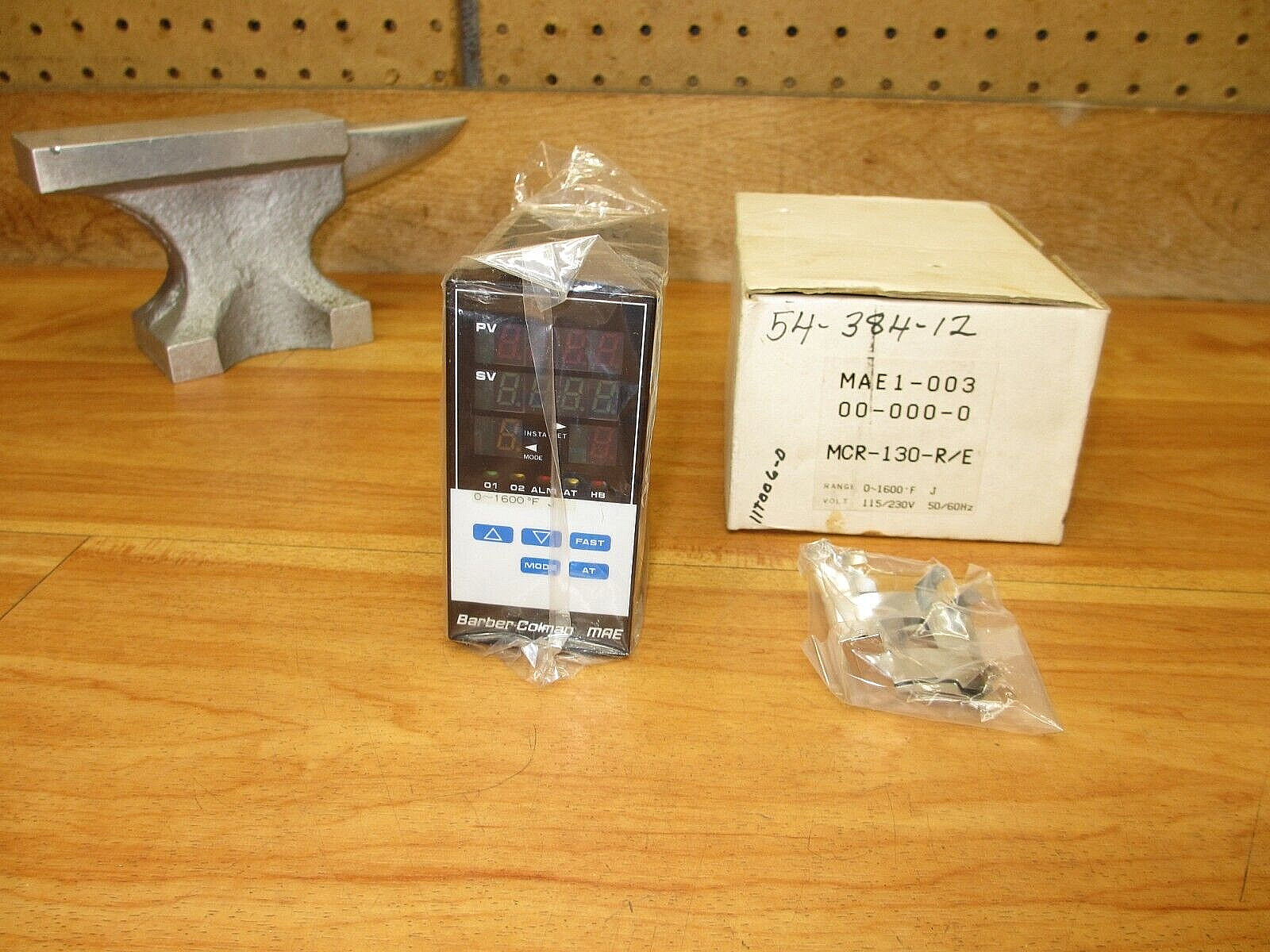 Barber Colman MAE1-003-00-000-0 *NEW* Temperature Controller 0-1600 Deg F 115V