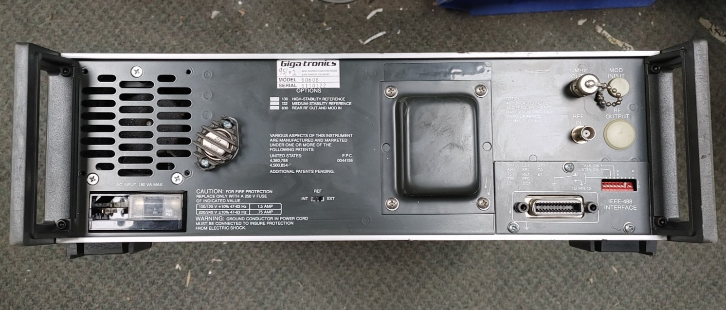 FLUKE/GIGA-TRONICS 6060B SYNTHESIZED RF SIGNAL GENERATOR 10kHz-1050MHz WOW!!