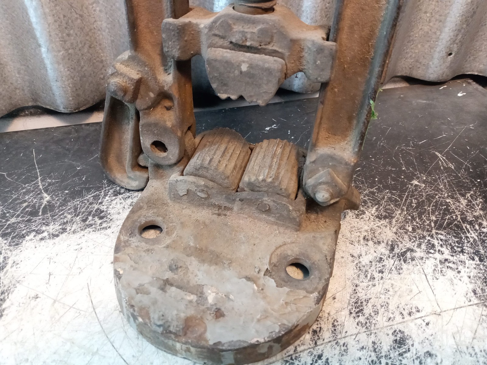 Vintage Pipe Vise – Unknow size