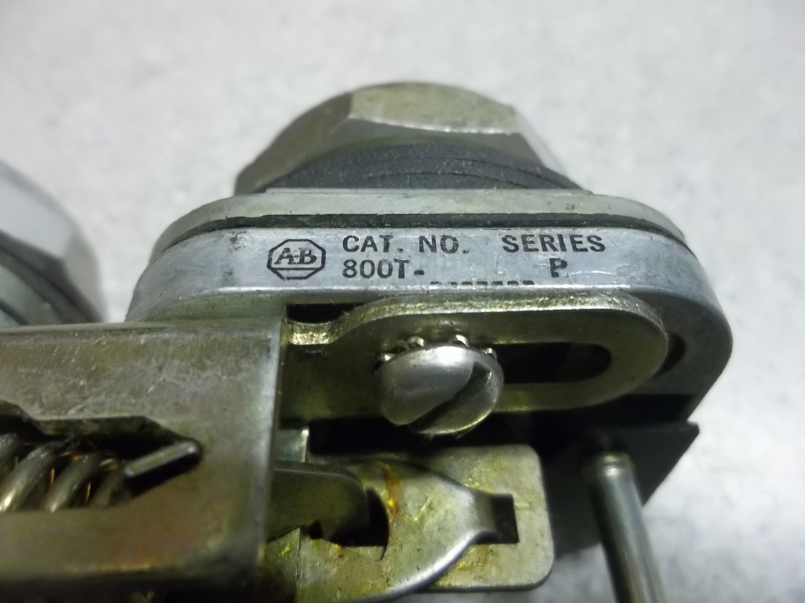 Allen Bradley 800T Pushbutton Operator Switch Assembly, Series P *FREE SHIPPING*