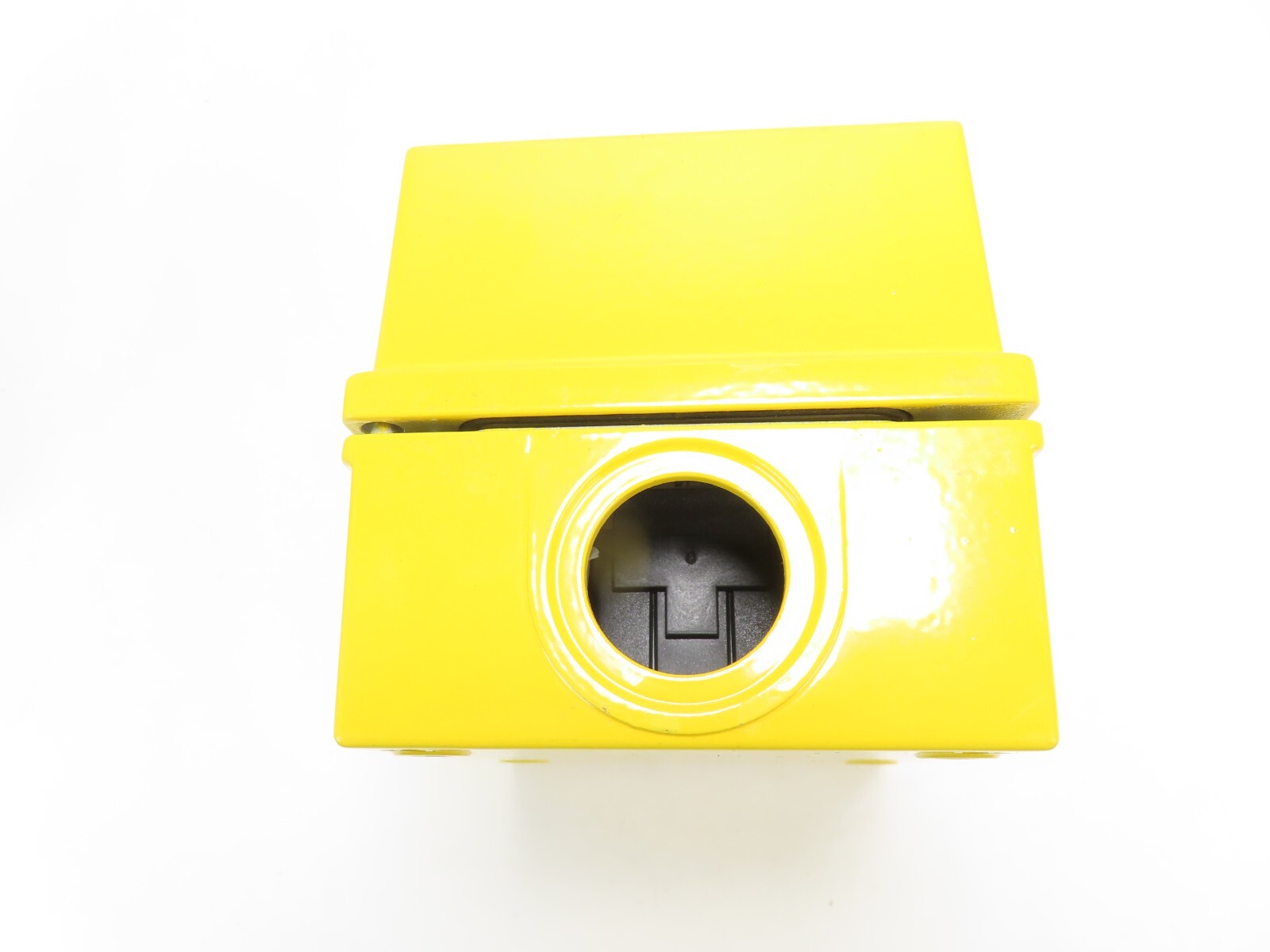 Sprecher + Schuh D7-1MYP Yellow Metal Enclosure Type 4,13 1 Hole NEW IN BOX