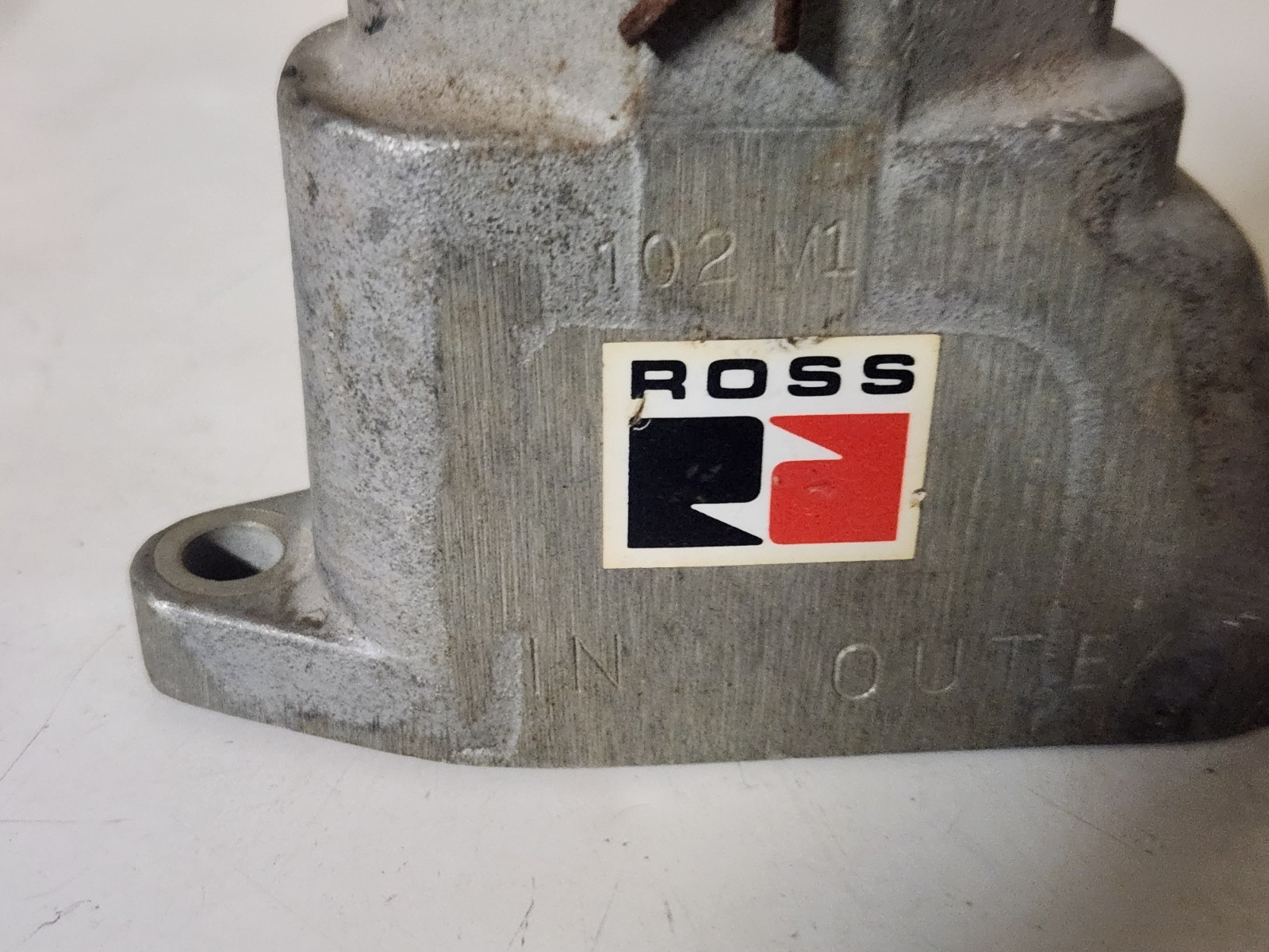 Ross OPERATING VALVE 102M1 FLOW CONTROL Valve New No Box