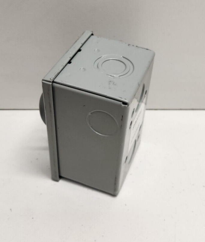 NEW NO BOX! GE GENERAL ELECTRIC 30A 240V TUMBLER SWITCH TC2368