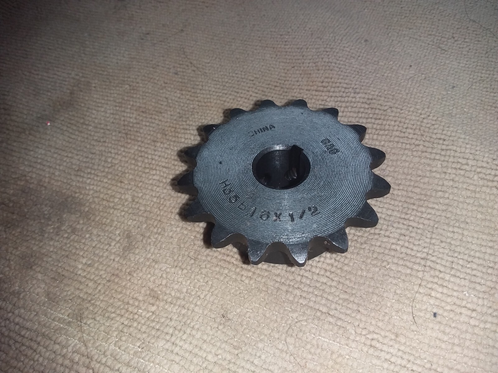 H35B16-1/2″ 1/2 Inch Shaft Keyed Round Bore Sprocket #35 Roller Chain 16 Tooth