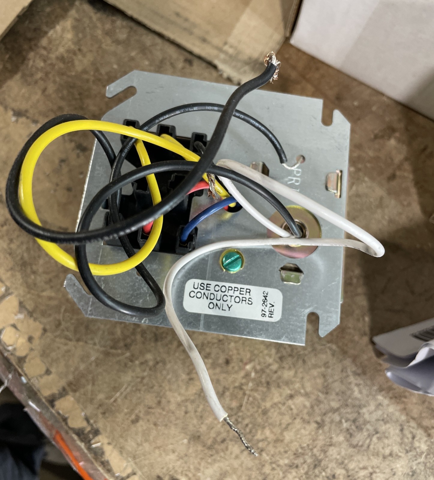 Honeywell R8285D5001 Boiler Control 50VA Fan Center with DPST Switching Action