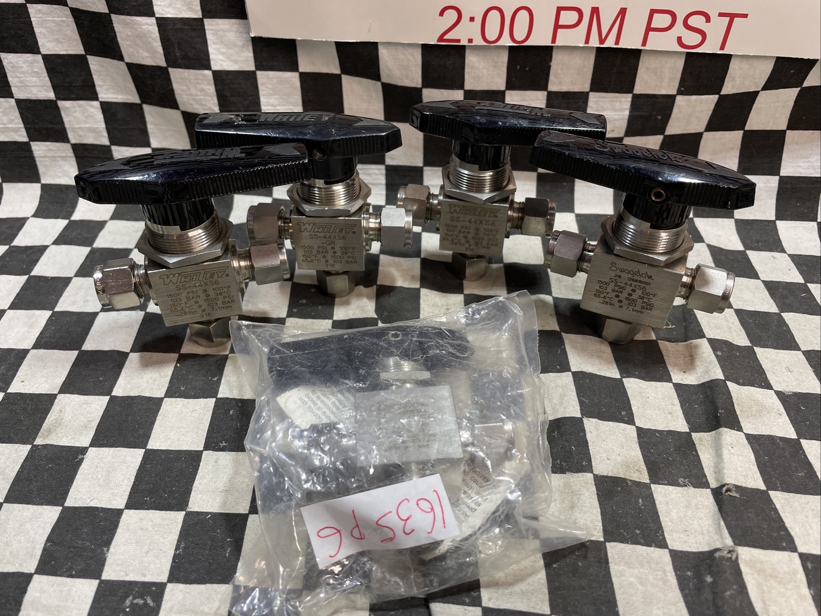 SWAGELOK/WHITEY SS-44XS6, 3-Way Ball Valve 3/8″, SS44XS6, LOT OF 5, SHIPSAMEDAY