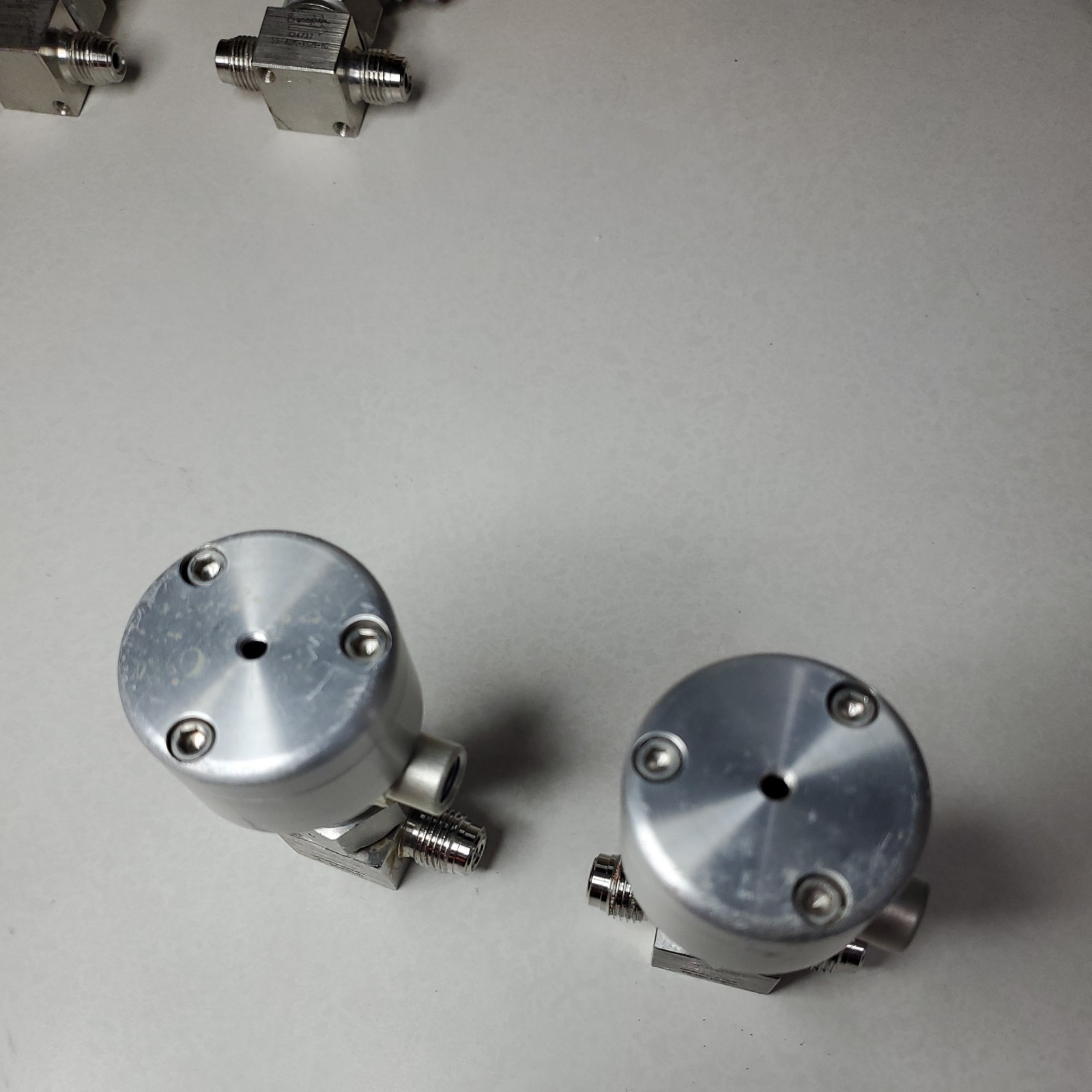Swagelok SS-4BK-VCR-1C Bellows Sealed Pneumatic Valves 1/4 in Male VCR Lot of 2