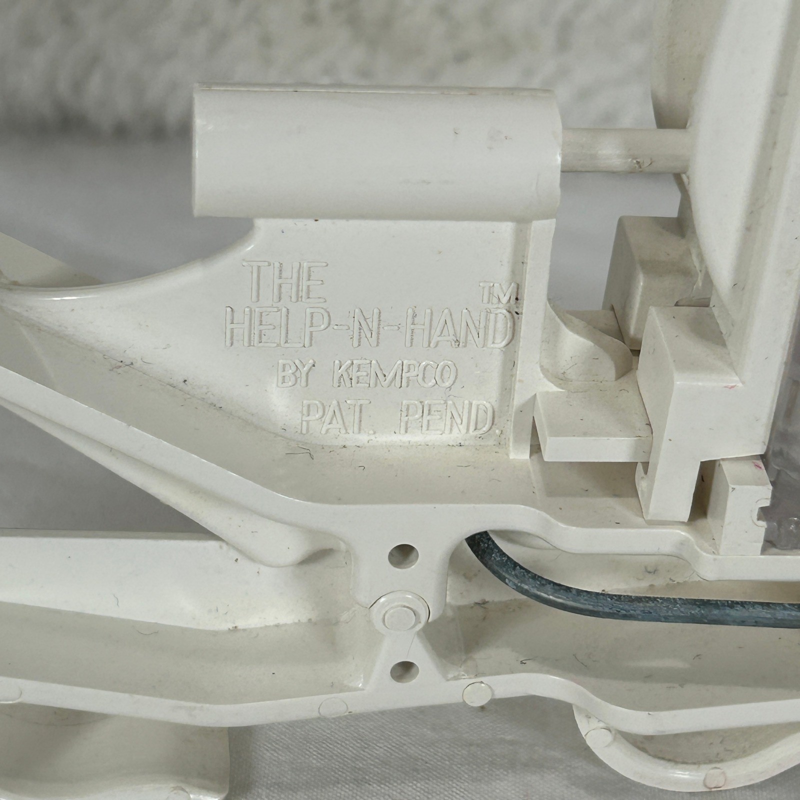 Kempco The Help-N-Hand Vintage White Plastic Third Hand Crafting Tool 1300