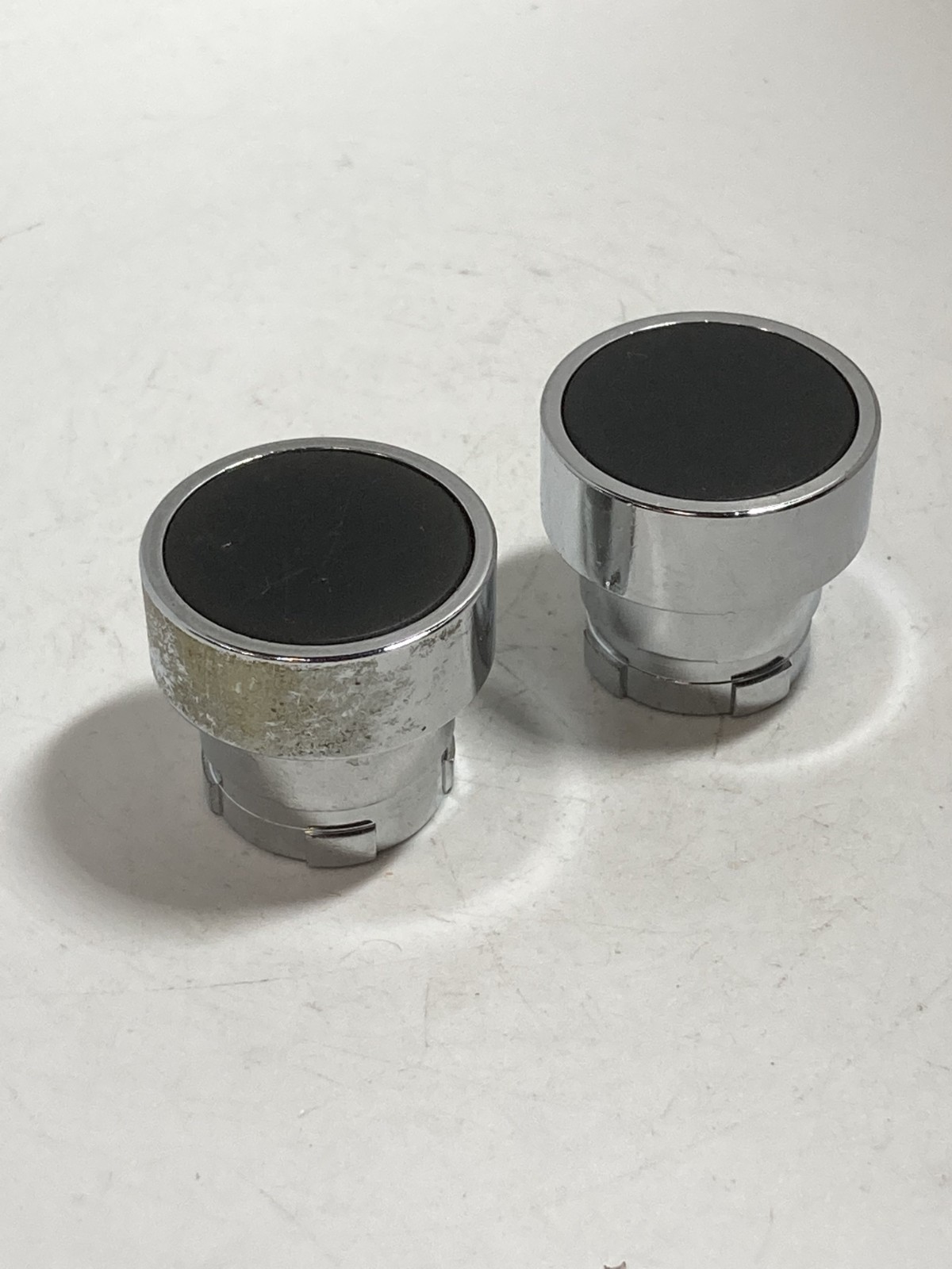 SCHNEIDER ZB4BH02 PUSHBUTTON OPERATOR FLUSH BLACK (LOT OF 2)