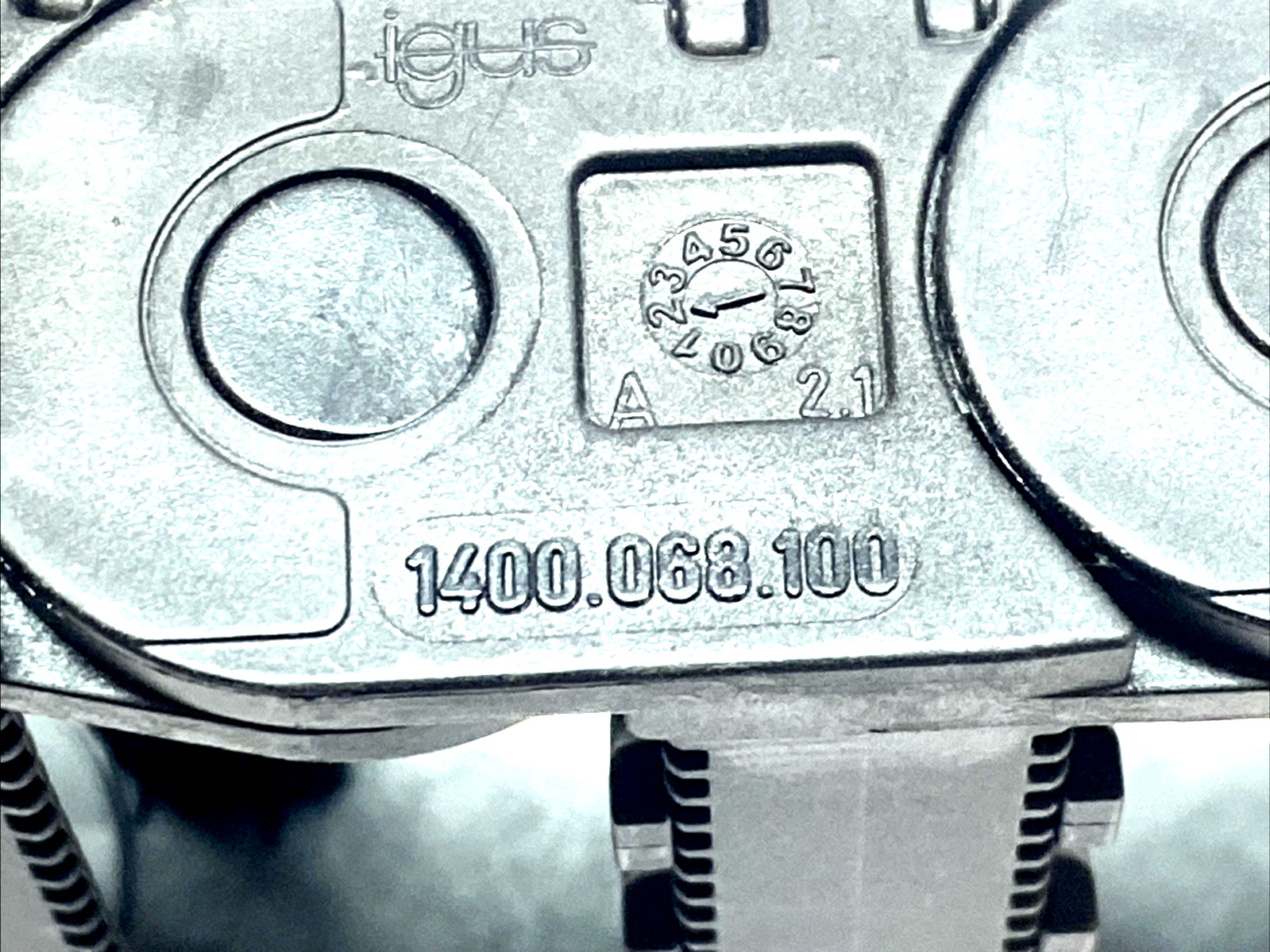 Igus 1400.068.100 E2 Energy Chain 17 Links